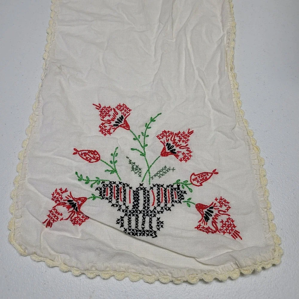Hand Embroidered Linen Table‎ Runner Red Floral Cross Stitch Crochet Trim